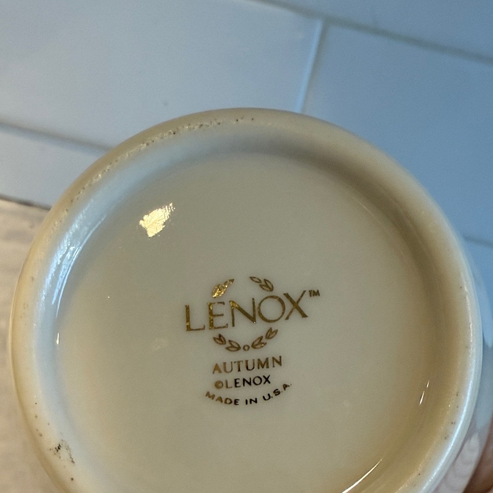 Lenox Autumn Vase with 24K Gold Rim - Picture 3 of 7